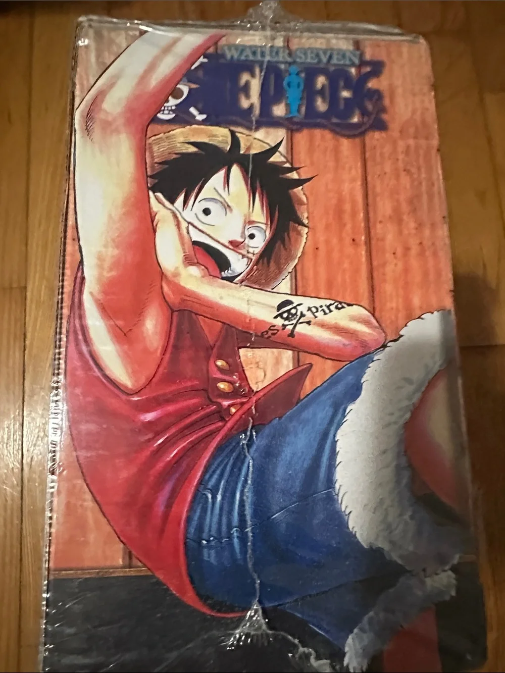 Onepiece Box Set with Blue, Red, Black and Brown Artwork